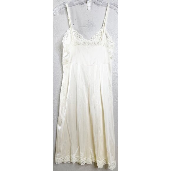 VTG 70's Sz 34 F Vassarette Off White LACE-underneath It All-NYLON FULL SLIP EUC - Picture 2 of 9